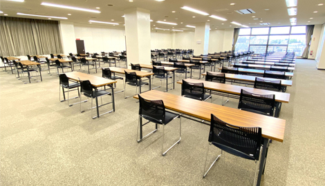 試験会場〈3Fコンベンションホール〉